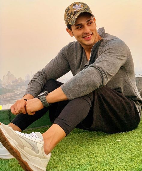 Priyank Sharma, High Way, I Dont Believe You, Camera Drawing, Krishna Hindu, Boys Dps, Best Poses For Pictures, Boys Dpz, Best Poses