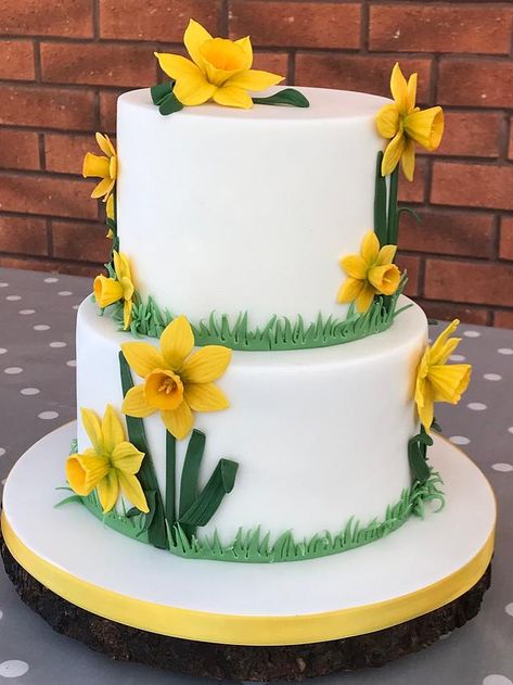 Easter Cake Designs, Easter Themed Cakes, Daffodil Cake, Cake For A Friend, Easter Cake Decorating, Cake Designs For Girl, Lemon Sponge, Quick Cake, Sponge Cakes