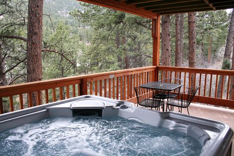 Find your perfect mountain getaway with these Estes park cabins with a hot tub. Big Bear Cabin, Colorado Cabins, Dog Friendly Hotels, Hot Tub Cover, Estes Park Colorado, Colorado Vacation, Mountain Getaway, Cabins And Cottages, Estes Park