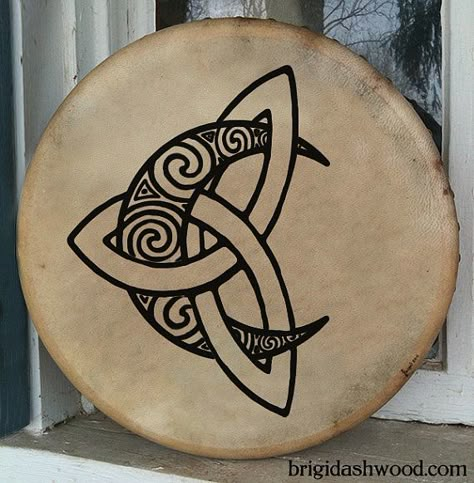 Painted Drums, Bodhran Drum, Celtic Moon, Celtic Tattoo, Moon Tattoo Designs, Celtic Patterns, Celtic Knotwork, Celtic Tattoos, Symbol Tattoos