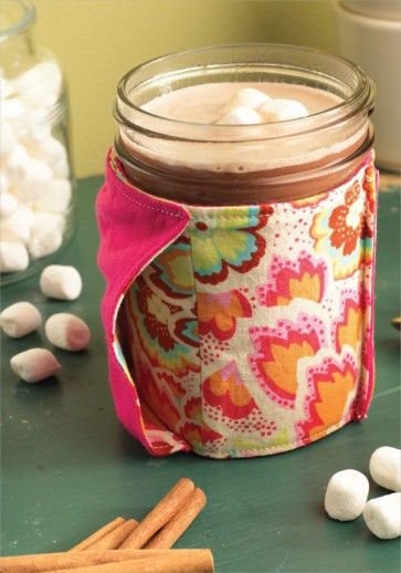 Cozy Sewing Pattern, Homemade Vase, Jar Terrarium, Mason Jar Cozy, Mug Cozies, Sew Machine, Sewing Projects Patterns, Chalk Paint Mason Jars, Sister Crafts