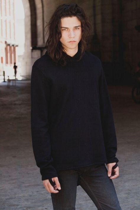 why do people write the cringiest shit on pinterest descriptions and its like… Man With Long Hair, Miles Mcmillan, Character Inspiration Male, Braut Make-up, Grunge Hair, Long Hair Styles Men, Attractive People, Look Cool, Loki