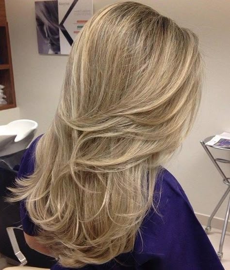 Trendy Layered Hairstyles, Layered Hairstyles, Hairstyles For Layered Hair, Long Layered Haircuts, Blonde Hair Inspiration, Penteado Cabelo Curto, Long Layered Hair, Haircuts For Long Hair, Hair Inspo Color