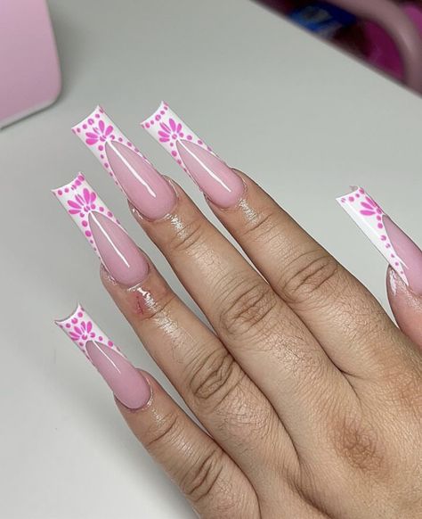 Clase Azul but make it pink 🩷🩷 Full Set Ideas Nails, Clase Azul Pink Nails, Short Clase Azul Nails, Nails Clase Azul, Clase Azul Nails French Pink, Pink Clase Azul Nails, Class Azul Nails, Pink Set Nails, Pink Mexican Nails