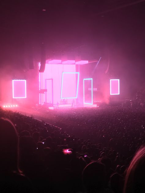 1975 Pink Aesthetic, The 1975 Pink Aesthetic, Pop Group Aesthetic, Pink Stage Design, Pop Idol Aesthetic, Pink Alternative Aesthetic, Concert Pink Aesthetic, Pink Popstar Aesthetic, Pink Concert Aesthetic