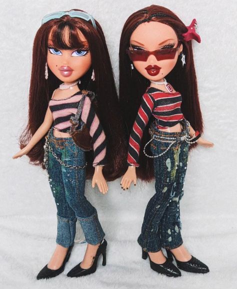 charlotte♡ | sugar & spice🍭💋 #bratz #bratztwins #bratztwiins #bratztwinz #roxxiandphoebe #bratzroxxi #bratzphoebe #y2k #2004 #bratzdolls… | Instagram Bratz Dolls Y2k, Bratz Twins, Bratz Art, Twins Instagram, Spice Girls Dolls, Crafting Hobbies, 2000s Baby, Z Ro, Y2k Bratz