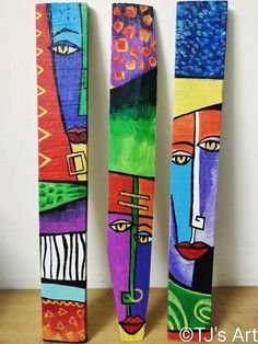 Painting On Wooden Planks, Modele Zentangle, Totem Art, Peace Poles, African Art Projects, Plank Art, Totem Design, Art Pole, Pole Art