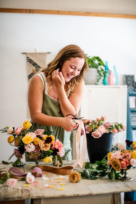 Floral Photo Shoots, Become A Wedding Planner, Florist Brand, Floral Branding, Florist Studio, Flower Shop Design, Personal Branding Photography, Flower Branding, Flower Photoshoot