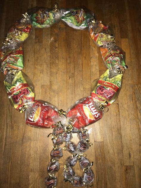 Hot chips lei w/watermelon chili candy Chip Lei Diy, Senior Leis, Lolly Necklace, Chili Candy, Spicy Cheetos, Diy Leis, Grad Leis, Lei Diy, Candy Leis