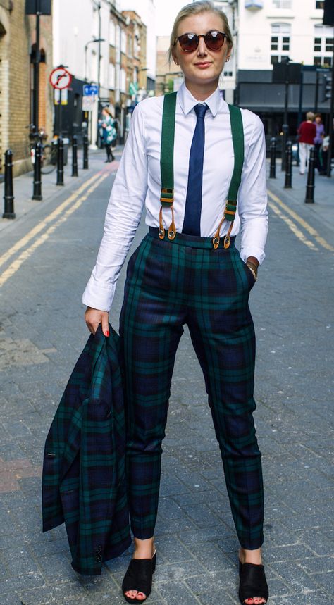 Those suspenders!!! The confidence! Ahhh I love this, if anyone knows who took the picture or who this is lemme know please Women With Suspenders Outfit, How To Style Suspenders Women, Dapper Outfits Women, Dapper Women Outfits, Androgyny Fashion Women, Women In Suspenders Outfits, Wedding Suit Women Tomboys, Confident Outfits For Women, Womens Suspenders Outfit