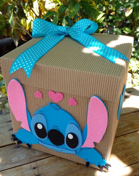 Stitch And Angel Decorations, Stitch Valentines Box Ideas, Lilo And Stitch Valentine Box Ideas, Cumple De Stitch Ideas, Stitch Decoration, Diy Valentines Box, Diy Stitch, Kids Valentine Boxes, Cardboard Crafts Kids