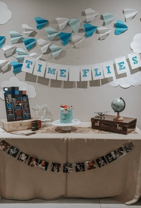 Time Flies Graduation Party, Pilot Decoration Party Ideas, Aviation Theme Graduation Party, Jet Birthday Party Ideas, Flight Party Theme, Flight School Graduation Party, Pilot Bachelorette Party, Flight School Graduation, Aviation Themed Party Adult