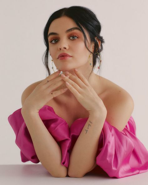 Lucy Hale Aesthetic, Lucy Hale Photoshoot, Lucy Hale Movies, Pixie Grunge, Lucy Hale Photos, Lucy Hale Style, Young Celebrities, In And Out Movie, 3 Women