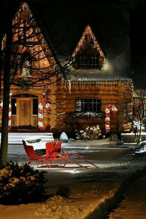 😊 Log Cabin Christmas, Snowy Night, Christmas Dreaming, Cabin Christmas, Log House, Animated Christmas, Christmas Gif, A Log, Christmas Scenes