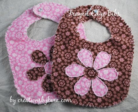 Frayed Edge Bibs Diy Baby Girl Bibs, Baby Bib Tutorial, Diy Bibs, Diy Baby Bibs, Bib Tutorial, Rag Quilt Tutorial, Couture Bb, Baby Rag Quilts, Baby Bibs Patterns