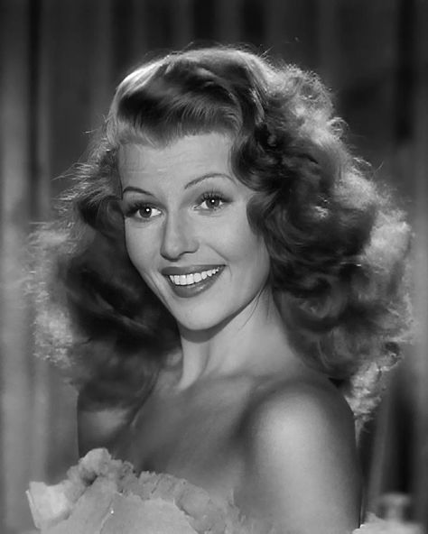 #🔥 ..There never was a woman like Gilda #❗ Rita Hayworth in Gilda (1946) #💥 #themostbeautifulgirlintheworld #amazingperformance #amazingbeauty #bombshell #goddessoflove #iconic #hollywoodlegend #gilda #filmnoir #iconicmovies #1946 #💣 #puttheblameonmame Rita Hayworth Outfits, Gilda 1946, Lover Archetype, Rita Hayworth Gilda, Fatale Aesthetic, Gilda Radner, Classic Movie Stars, Rita Hayworth, Actrices Hollywood