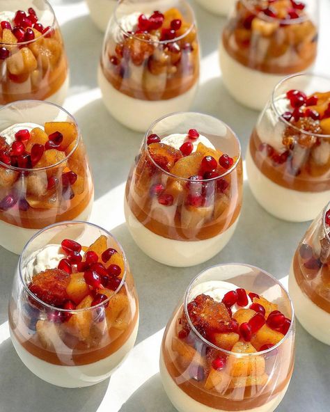 Credit to @thebakersgrove Honey Vanilla Bean Panna Cotta with Spiced Apple Cider Gelee Credit to @thebakersgrove Honey Vanilla ... Caramelized Apples, Chef Jobs, Desserts In A Glass, Caramelised Apples, Spiced Apple Cider, Arts Magazine, Pastry Art, Healthy Desserts, Vanilla Bean