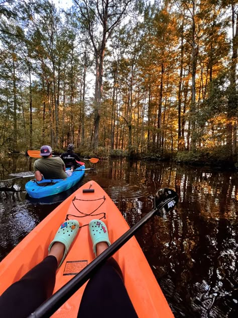 Adventure Date Aesthetic, Hiking Date Ideas, Kayaking Picture Ideas, Kayaks Aesthetic, Kayaking Date, First Date Pictures, Kayak Pictures Ideas, Kayak Aesthetic, First Date Aesthetic