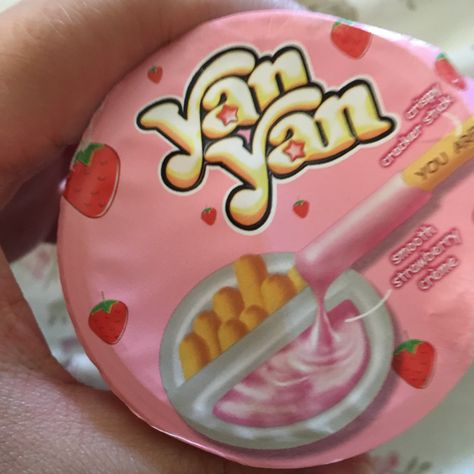 Yan Yan Snacks, Filipino Childhood Snacks, Japan Snacks Aesthetic, Snacks From Japan, Asian Snacks To Buy, Chinese Snacks, Asian Recipes, Snacks, Cake