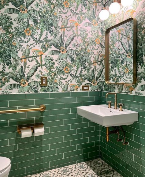 Wallpaper Toilet, Wc Ideas, Teal Bathroom Ideas, Small Downstairs Toilet, Magnolia Wallpaper, Toilet Tiles, Toilet Room Decor, Teal Bathroom, Downstairs Loo