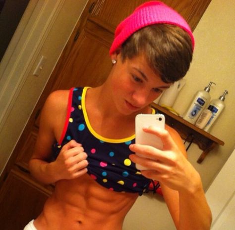 Toooolpic Taylor caniff Aaron Carpenter, Carter Reynolds, Taylor Caniff, Matthew Espinosa, Hayes Grier, Jack Gilinsky, Brent Rivera, Magcon Boys, Half Shirts