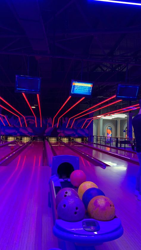 #bowling Bowling Pictures, Birthday Bowling, Friends Party Night, Creative Snaps For Snapchat, Bowling Games, Pool Landscape Design, Bowling Party, Cute Couple Gifts, Friend Activities