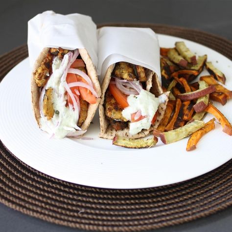 Vegetarian Fried Rice, Marinated Tempeh, Fresh Tomato Pasta, Vegan Sandwich Recipes, Oven Fries, Greek Gyros, Vegan Greek, Gyro Recipe, Homemade Tzatziki Sauce