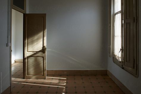 Interior Of An Old Empty Room With A Window | Stocksy United Background Reference Photo Room, Empty House Aesthetic, Empty Aethstetic, Empty Apartment Aesthetic, Empty Room Aesthetic, Living Room Empty, Urban Rugs, Empty Bedroom, Empty Living Room