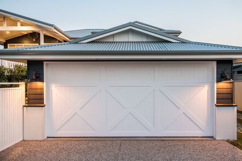 Garage door with timber detailing. Cheap Garage Doors, Hampton Style House, Hamptons House Exterior, Kyal And Kara, Garage Door Colors, Renovation Exterior, Garage Door Windows, Roller Door, Modern Garage Doors