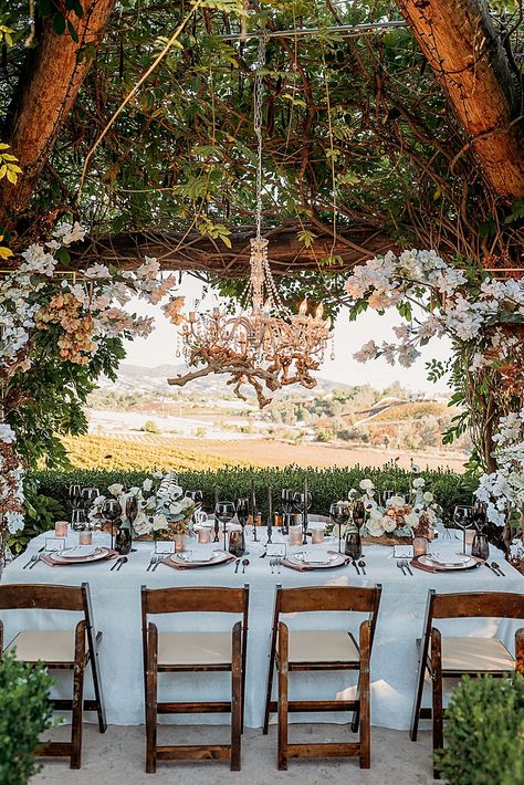 Glamorous Micro Wedding at South Coast Winery | Southern California Wedding Ideas and Inspiration Micro Wedding Venues, South Coast Winery, Vintage Wedding Reception, Winery Event, Temecula Wineries, Southern California Wedding Venues, Southern California Wedding, Cute Wedding Ideas, Bridal Salon