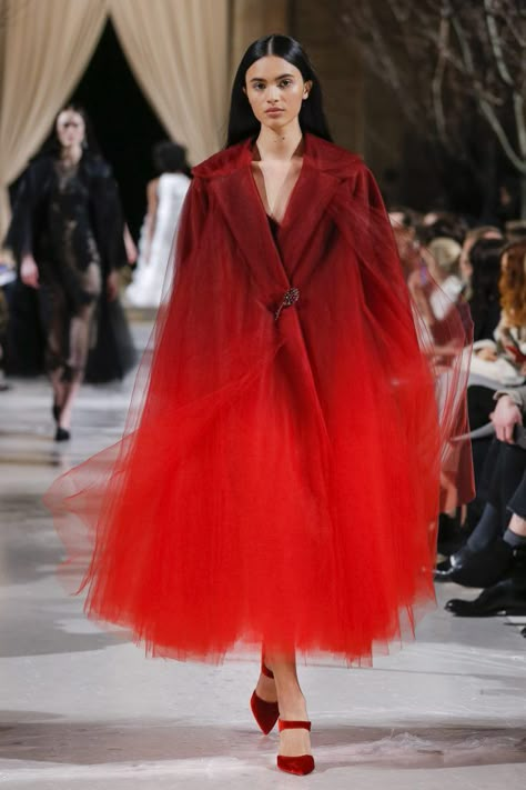 Look Gatsby, Tulle Coat, Nicola Peltz, Velvet Slip Dress, Red Coat, Mode Inspo, Fashion 2020, Runway Looks, Red Fashion