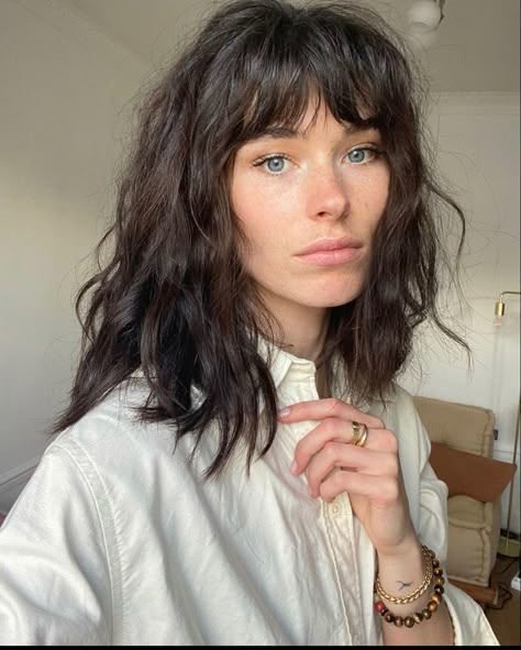 Parisian Hairstyles Bangs, Wavy Hair With Fringe, Long Hair Baby Bangs, Anja Winkelmann, Baby Bangs Long Hair, Baby Bangs, Bangs Long, Awesome Hair, Longer Hair