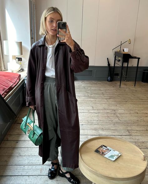 Polly Sayer (@pollyvsayer) • Instagram photos and videos Polly Sayer, Super Busy, Fake Tan, Eddie Bauer Women, Style Hair, Tanning, Eddie Bauer, Hair Makeup, Wear It