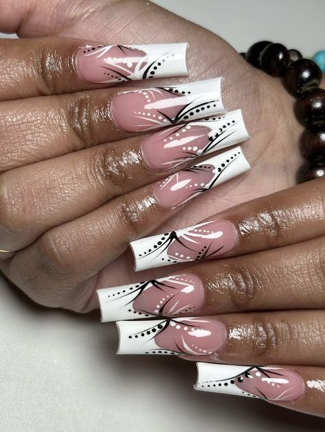 Y2k Fashion Nails, 90s Line Art Nails, Low French Tip Nails Y2k, 2000s Nail Art Designs, Throwback Nail Designs, Old School Nail Designs 90s, Old School Nail Designs, Early 2000s Nail Designs, 90 Nails The 90s Art Designs