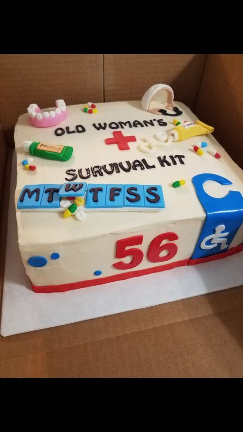 Funny getting old cake 62 Year Old Birthday Cakes, 60th Birthday Cake Ideas For Women Funny, Funny 80th Birthday Cake, Old Lady Birthday Cakes, Funny Cakes For Women Birthdays, 50th Birthday Cake For Women Funny, Funny Birthday Cakes For Adults, Old Lady Cake, 60 Birthday Cakes For Women