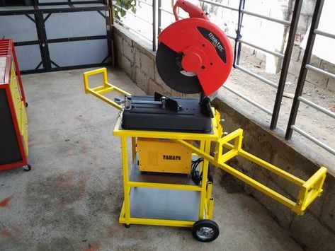 Officine In Garage, Shielded Metal Arc Welding, Welding Tables, Chop Saw, Welding Jobs, Welding Cart, Arc Welding, Welding Table, Welding Equipment