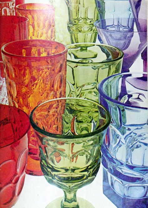 Vintage Fostoria glass: 100+ old patterns, colors & styles of the classic American glassware Vintage Glassware Display, 70s Homes, Vintage Colored Glassware, Colored Stemware, Glassware Display, Fostoria Glassware, Fostoria Crystal, Retro Glassware, Vintage Glassware Antiques