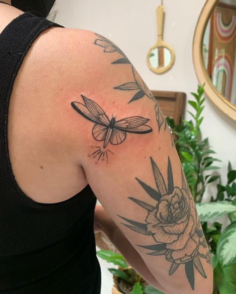 Jordyn Hilton | A firefly for a friend ✨ . . . . #tattoo #botanicaltattoo #fireflytattoo #pdxtattoo #bugtattoo | Instagram Firefly Tattoo Meaning, Firefly Tattoo Simple, Fire Tattoos, Firefly Tattoo, Flying Tattoo, Bug Tattoo, Tattoo Board, Fire Tattoo, Botanical Tattoo