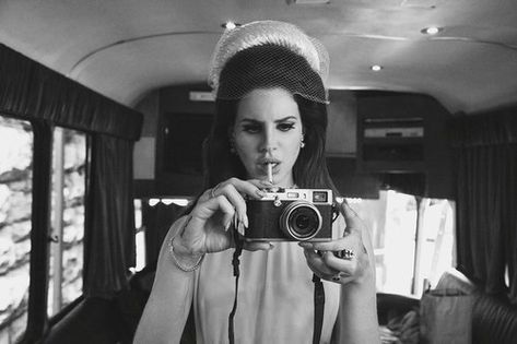 Holding A Camera, Lana Rey, Look Retro, Sofia Coppola, Lana Del Ray, Lily Rose Depp, Phoenix Suns, National Anthem, Olivia Palermo