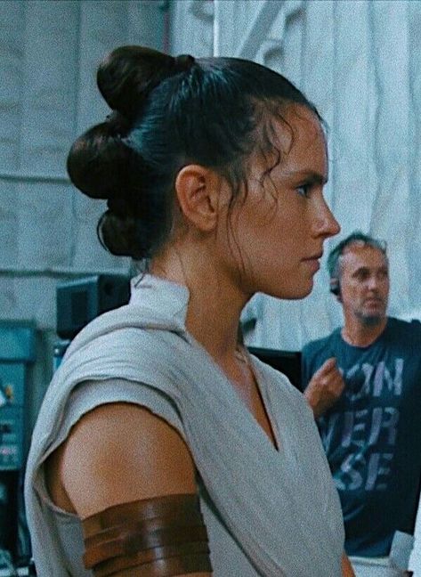 Rey Hair Star Wars, Rey Star Wars Hair, Rey Hairstyle, Rey Hair, Rey Palpatine, Star Wars Hair, Star Wars Makeup, Fancy Updos, Star Wars Rey