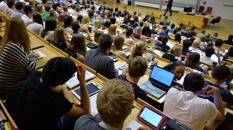 Laptops are common in lecture halls worldwide. Students hear a lecture at the Johann Wolfang Goethe-University on Oct. 13, 2014 in Frankfurt am Main, Germany. Notes Cornell, Lecture Hall, Lectures Hall, Taking Notes, Video Games For Kids, High School Education, Education Kindergarten, Math Videos, Education College