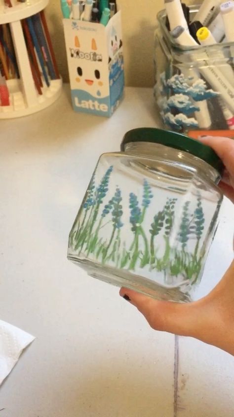 Painting Ideas On Jar, Recycle Jars Ideas, Jam Jar Painting, Mason Jar Painting Ideas Simple, Paint Jar Ideas, Diy Painted Jars, Painting Mason Jars Ideas, Candle Jar Painting Ideas, Small Jar Painting Ideas