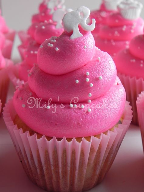 Barbie and cupcakes toppers | by Mily'sCupcakes Cupcakes Barbie, Barbie Cupcakes, Tårta Design, Barbie Pool Party, Sweets Ideas, Princess Cakes, Barbie Party Decorations, Barbie Birthday Cake, Barbie Theme Party