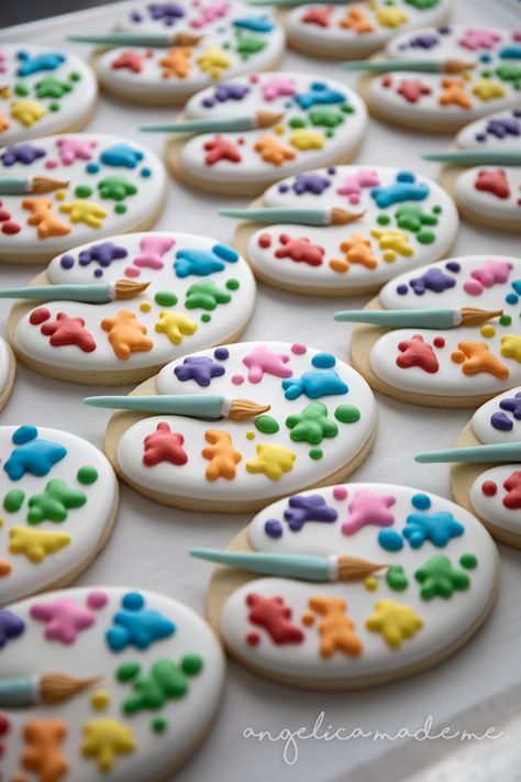 Paint Pallet Sugar Cookies: colorful sugar cookies for an art-themed party. Decorated in royal icing colors and finished with a fondant paint brush. Paint Pallet, Edible Creations, Icing Colors, Sugar Cookie Designs, Party Deco, Fancy Cookies, Creative Cookies, Cookie Icing, Cookie Inspiration