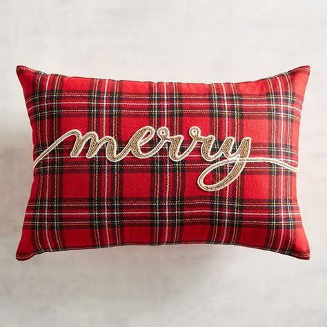 Rustic Chic Bedroom, Plaid Home Decor, Monochromatic Interior Design, Christmas Tartan, Tartan Christmas, Plaid Pillow, Christmas Throws, Christmas Decorations Bedroom, Pillow Ideas