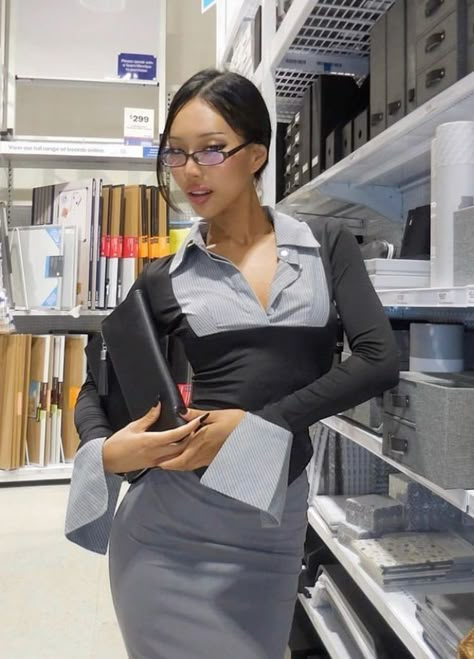 Office Core Aesthetic Outfits, Corp Core Outfit, Office Siren Fashion, Black Office Siren, Office Siren Aesthetic Outfits, 2000s Office Siren, Siren Office Aesthetic, Office Siren Outfit, Office Siren Aesthetic