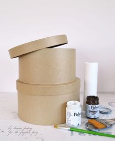 Hat Boxes Diy, Hat Boxes Ideas Decor, Vintage Hat Boxes, Fabric Covered Boxes, French Hat, Paper Mache Boxes, Boxes Diy, Wrapping Inspiration, Gift Wrapping Inspiration