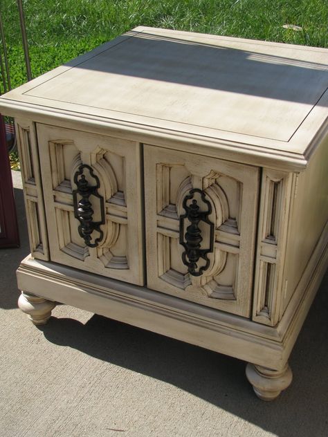 Refurbished End Tables Diy Ideas, Coffee Table Redo, Jennifer Allwood, Painted End Tables, Basement Furniture, Furniture Board, Western Furniture, Thrift Store Crafts, Furniture Feet