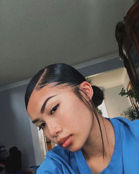 Follow @BaddieB98 fa more poppin shihhh ✨🤩🔥 Triangle Hair, Edges Hair, Natural Hair Styles Easy, Slick Hairstyles, Penteado Cabelo Curto, Short Hair Styles Easy, Baddie Hairstyles, Aesthetic Hair, Ponytail Hairstyles