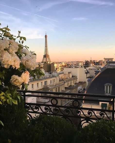 Aesthetic Paris Pictures, Paris Travel Aesthetic, Travel Aesthetic Paris, Manifest Life, Concentrated Solar Power, Best Island Vacation, Aesthetic Paris, Paris Dream, France Aesthetic